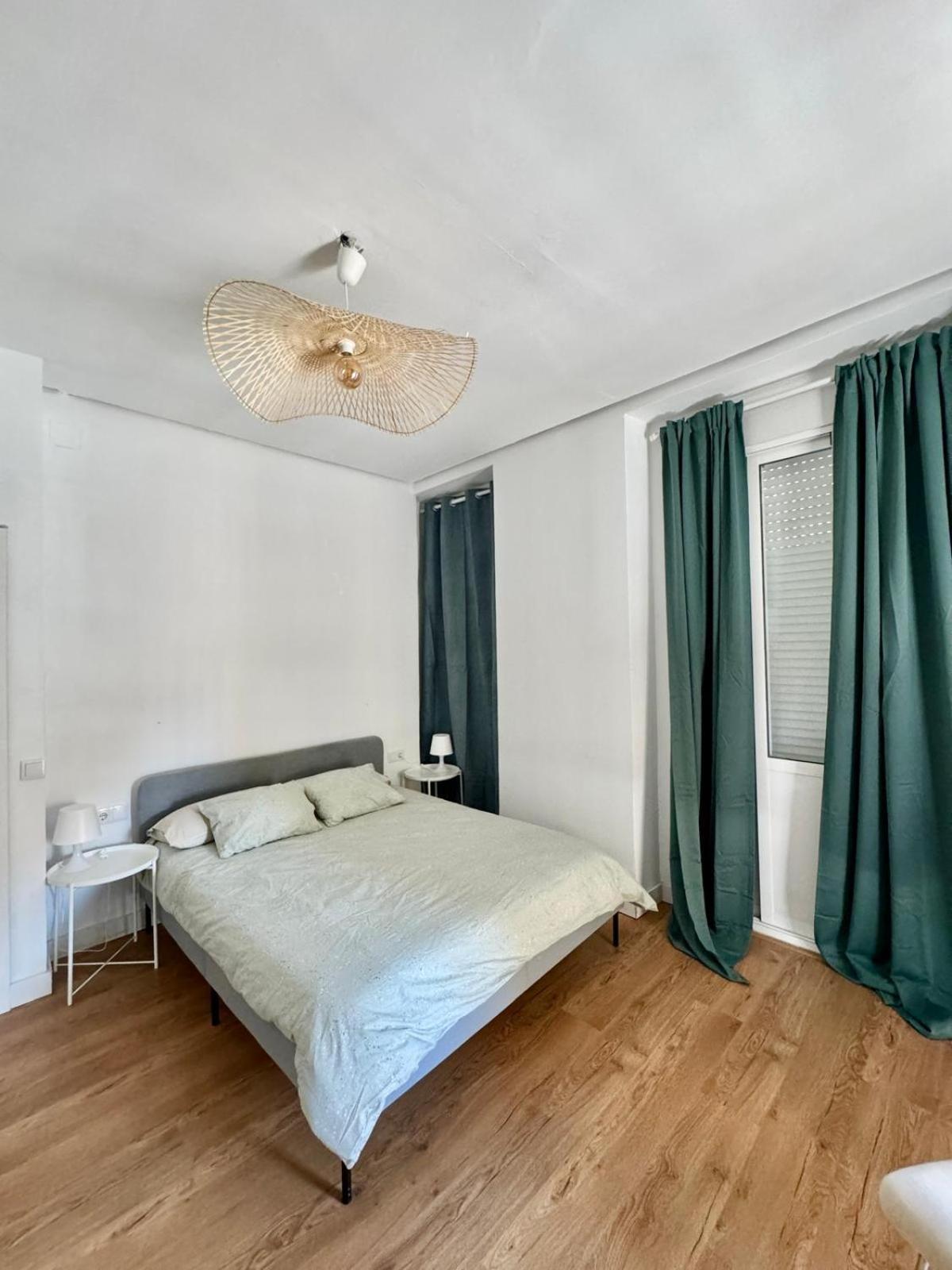 Vlc Center 4 Room Apartment Валенсія Екстер'єр фото