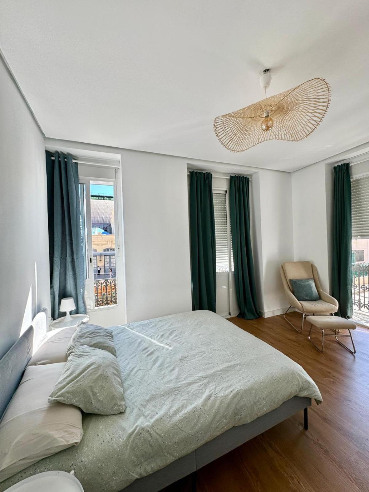 Vlc Center 4 Room Apartment Валенсія Екстер'єр фото